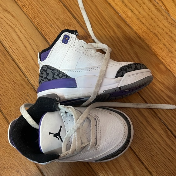 Baby Jordan’s - Picture 2 of 2